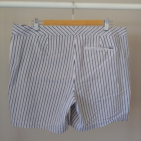 Izod Seersucker Cotton Striped Shorts Size 14 - Picture 2 of 10